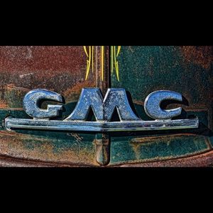 Meet your Posher, Devin